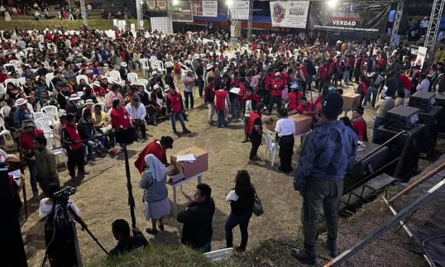 Ecuador, la CONAIE destituisce Leonidas Iza