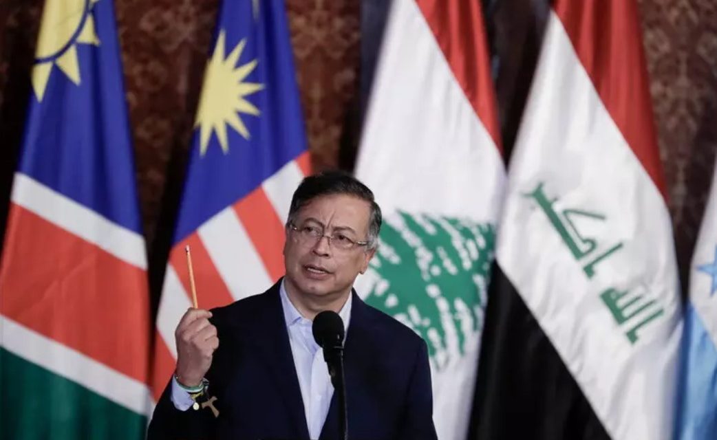 Petro: “la Colombia via dalla Nato”