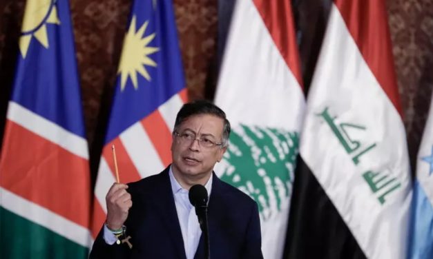 Petro: “la Colombia via dalla Nato”