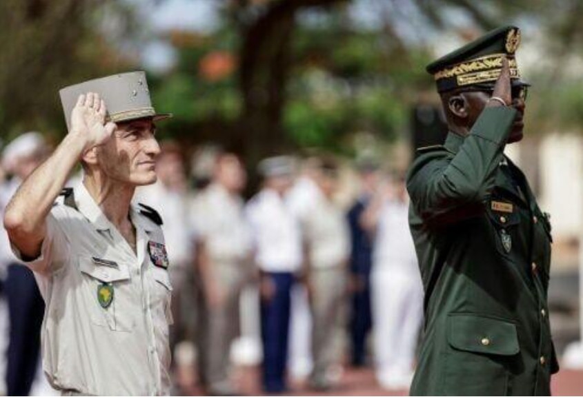 I militari francesi abbandonano anche il Senegal