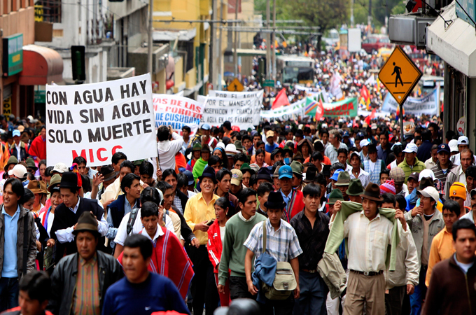ECUADOR. Il governo risponde con il coprifuoco allo sciopero nazionale