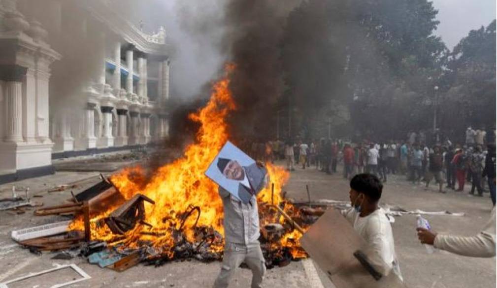 Il Nepal in rivolta tra disagio sociale, spinte reazionarie e rivalità Cina-India