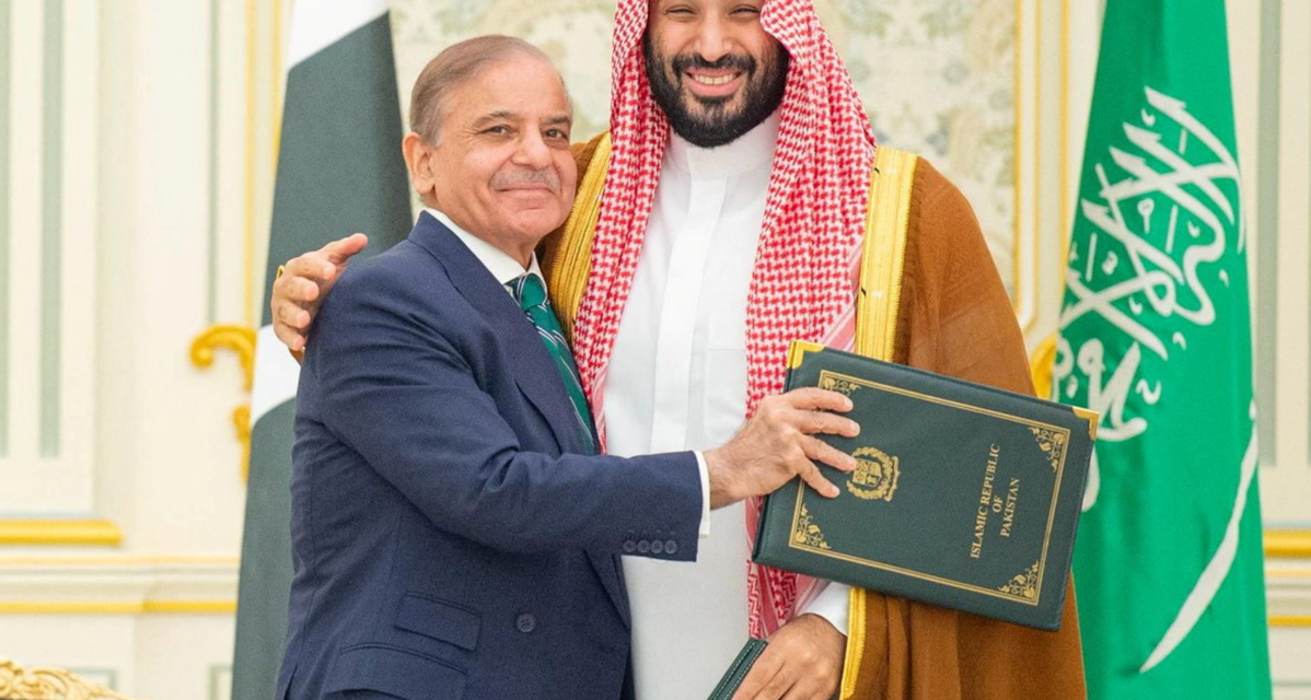 Arabia Saudita e Pakistan firmano un patto di difesa comune