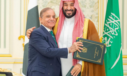 Arabia Saudita e Pakistan firmano un patto di difesa comune