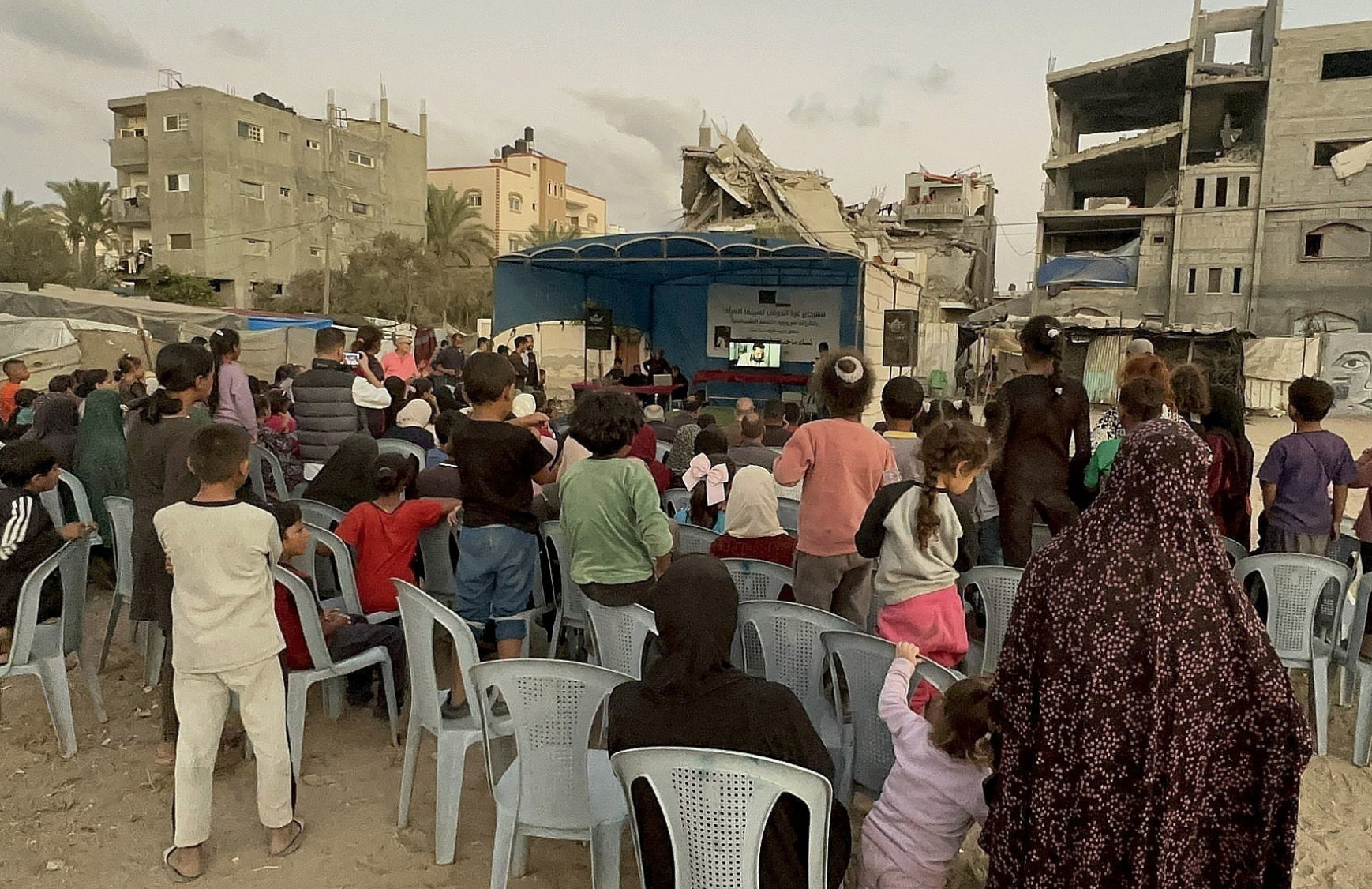 Sotto una tenda nel centro di Gaza nasce un festival cinematografico dedicato alle donne