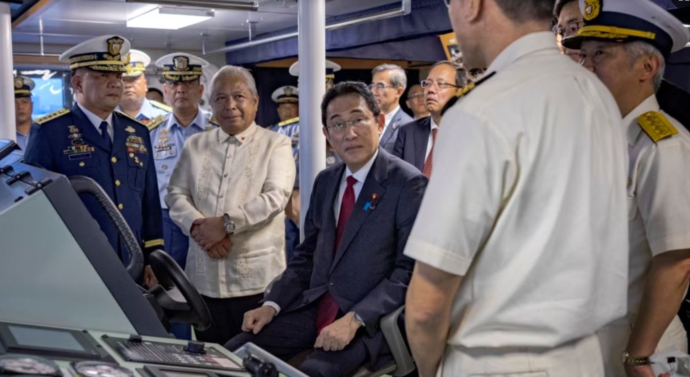 Giappone e Filippine varano un accordo militare contro la Cina
