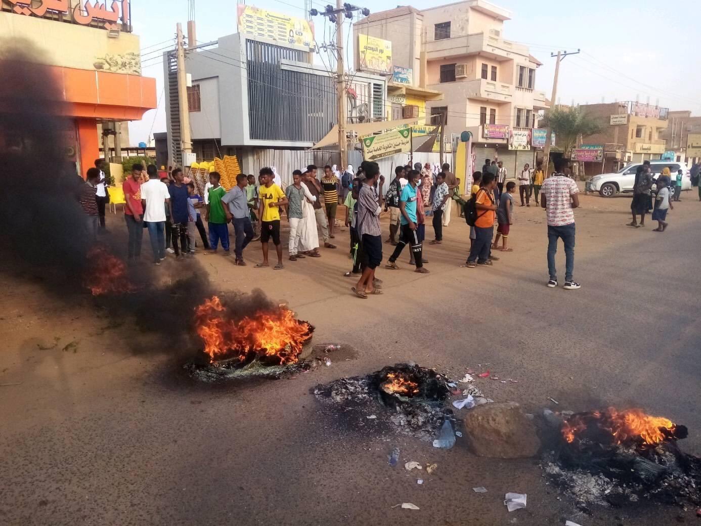 Golpe in Sudan, primo ministro Hamdok portato via dall’esercito
