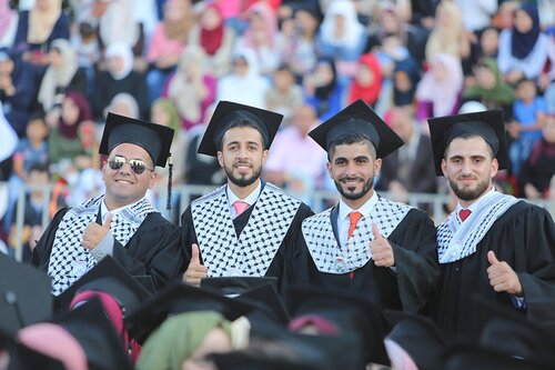 PALESTINESI. Avrebbero dovuto essere avvocati. Invece lavorano nei cantieri edili israeliani