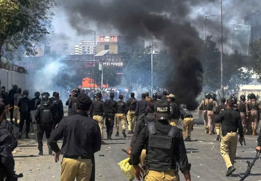 Pakistan: i marines Usa hanno sparato ai manifestanti filo iraniani