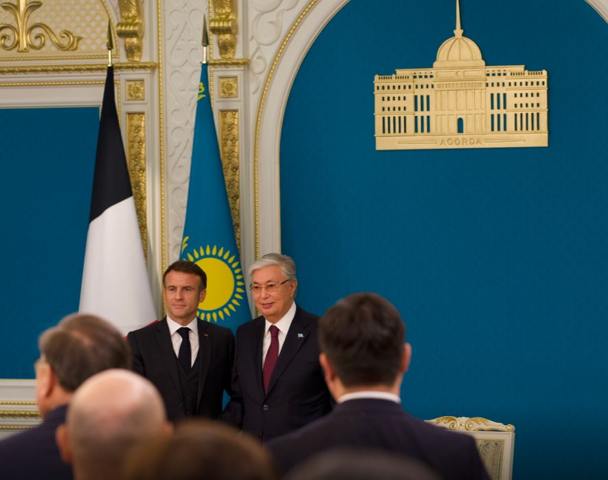 Macron punta sull’Asia Centrale, Mosca arretra