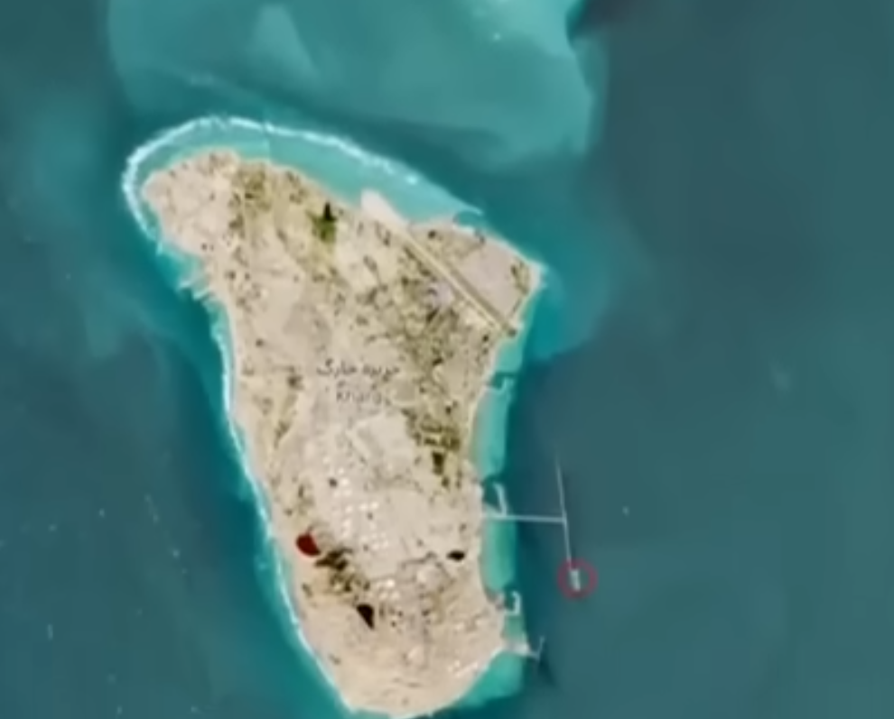 Bombe USA sull’isola di Kharg: raid dopo missione spia da Sigonella