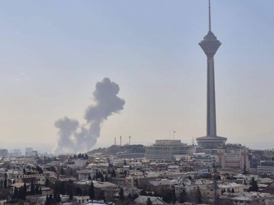 Israele e Stati Uniti attaccano l’Iran. Ucciso Ali Khamenei