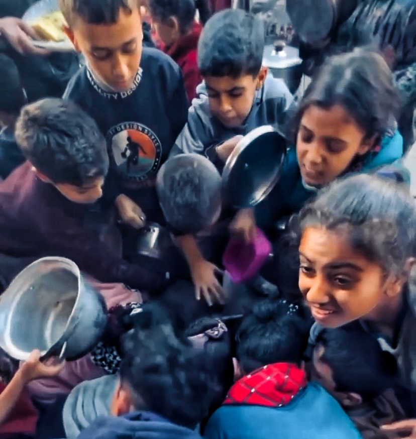 PODCAST GAZA. “Se non moriamo per i bombardamenti moriamo per la fame”