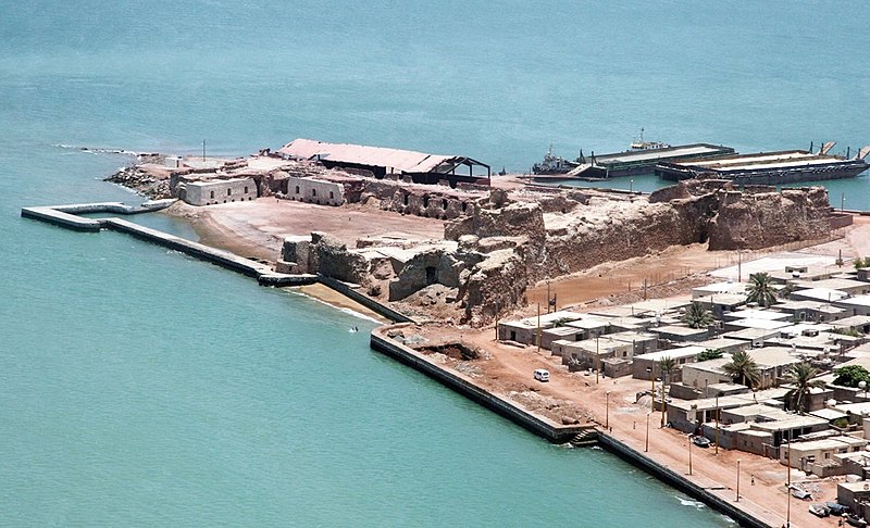 Il "dietrofront" di Hormuz: l'Iran richiude lo Stretto e sfida il blocco di Trump