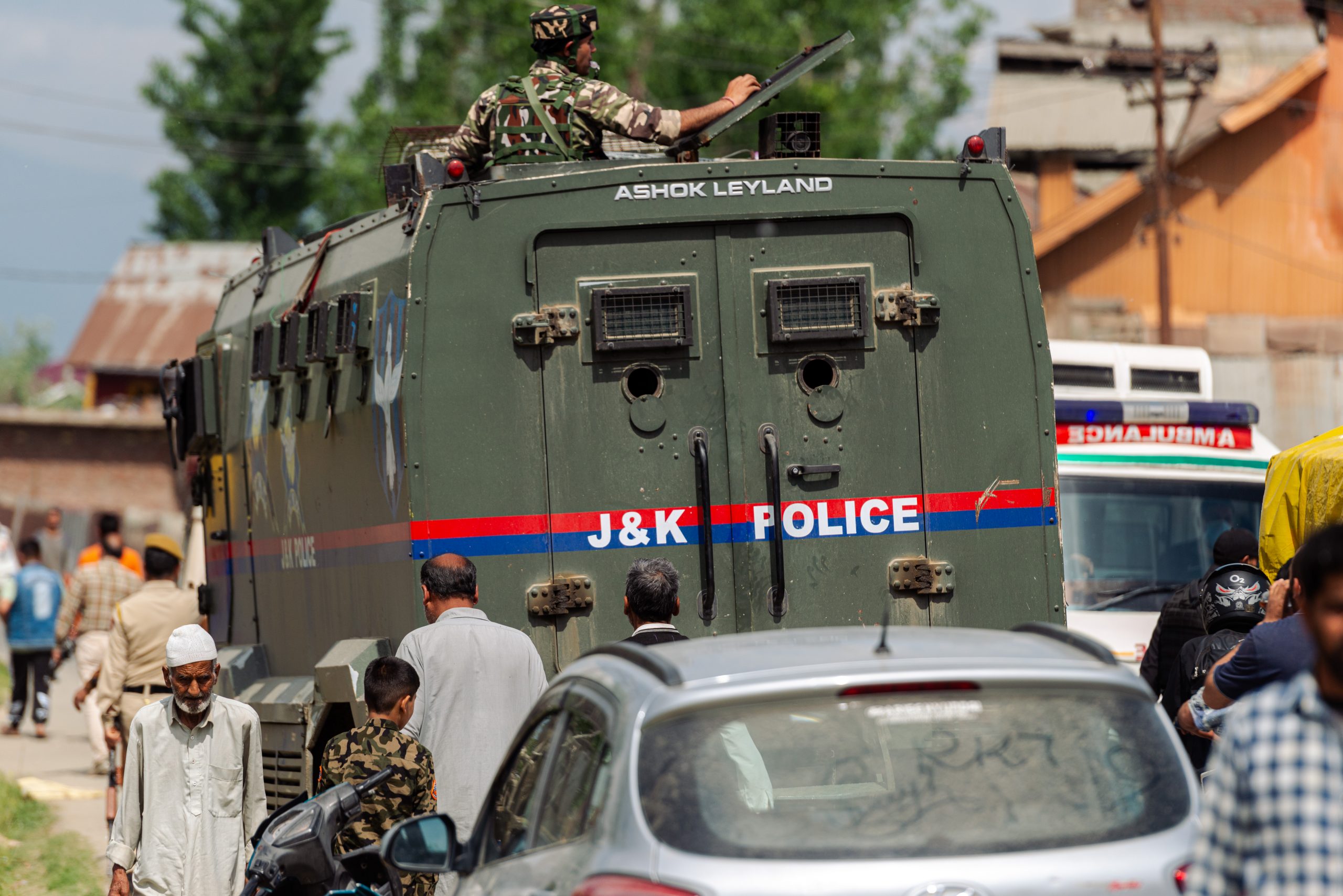 India-Pakistan: tregua fragile tra attacchi, mediazioni negate e censura