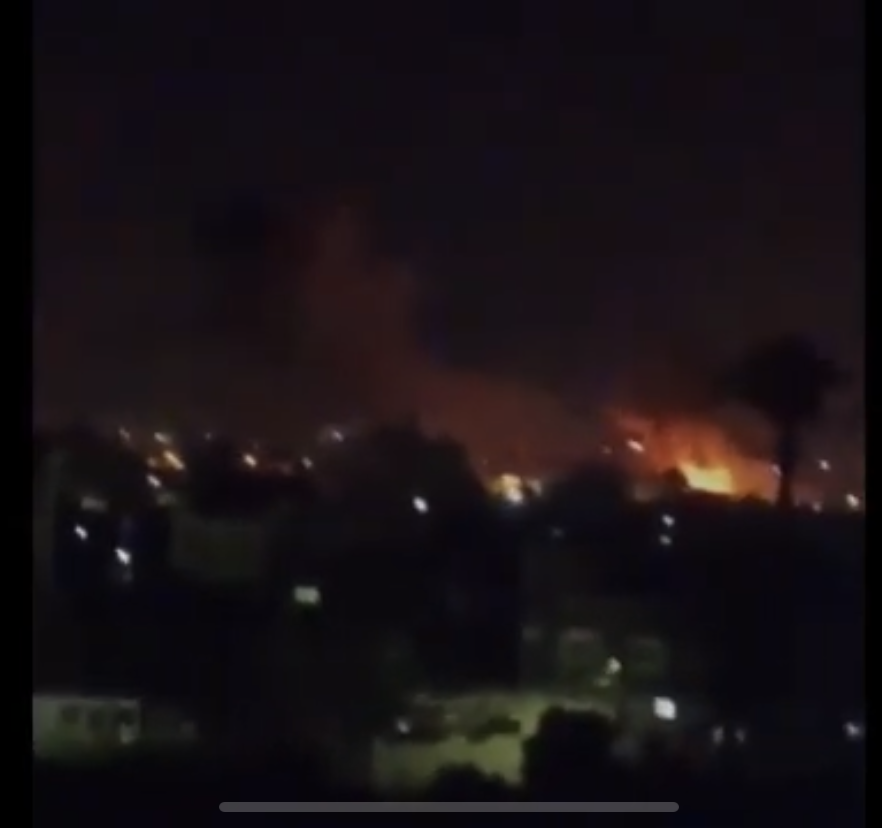 VIDEO. Bombe su Gaza, lanci di razzi, scontri tra coloni israeliani e palestinesi a Gerusalemme