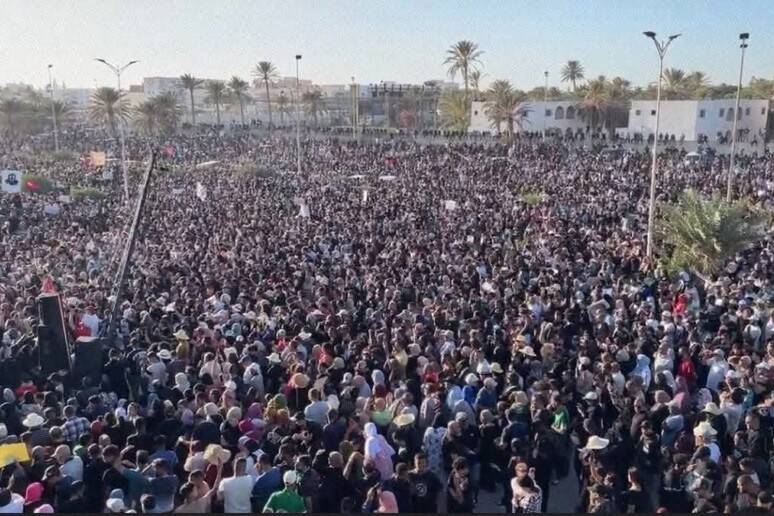 Tunisia in rivolta: proteste e scioperi contro l’inquinamento dell’impianto chimico