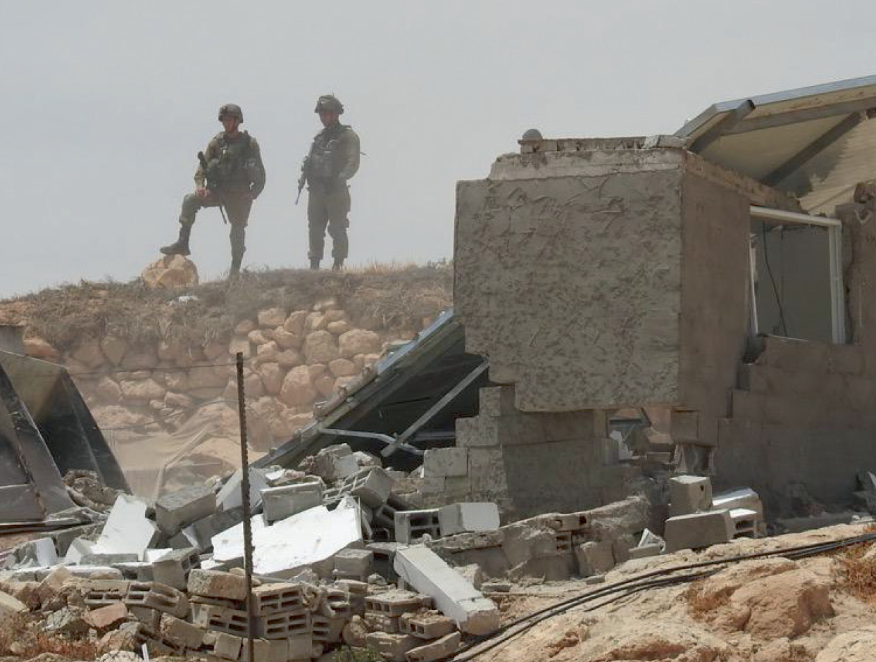 Gaza: “con le armi falciamo il prato, con la burocrazia li teniamo al guinzaglio”