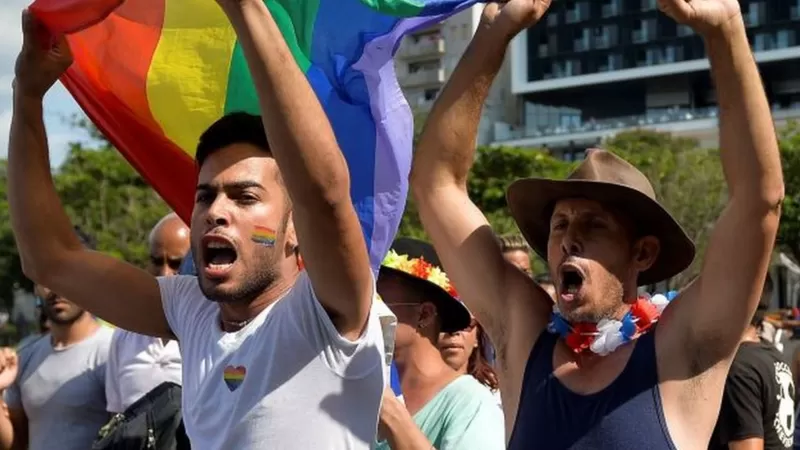 CUBA. Vince il referendum sul codice delle famiglie: riforme avanzate per adozione e maternità surrogata