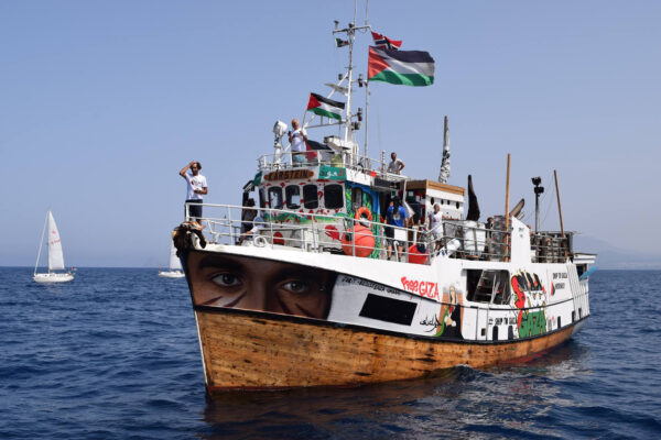 GAZA. Assaltata la Freedom Flotilla 2, gli attivisti portati a Ashdod