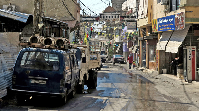PALESTINESI. Morti e feriti in un campo profughi, si riaccende in Libano lo scontro Hamas-Fatah
