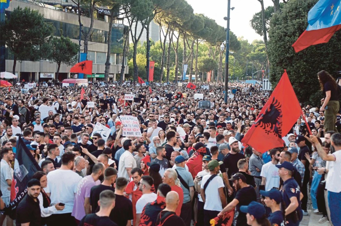 L’Albania insorge, a rischio il resort di lusso del genero di Trump