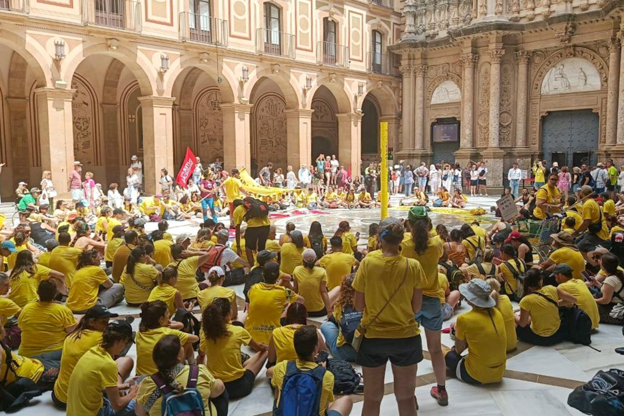 Spagna, lo storico sciopero degli insegnanti spiazza i sindacati