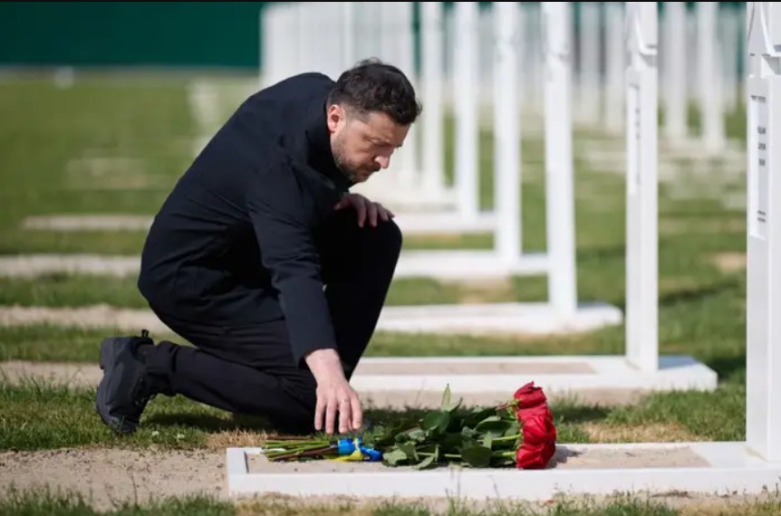 Zelensky celebra le milizie che massacrarono i polacchi, Varsavia insorge