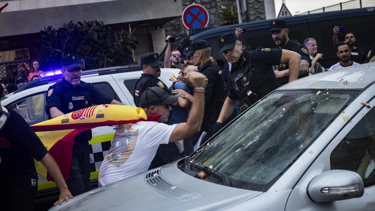 SPAGNA. L’estrema destra aizza le piazze contro immigrati, giornalisti e ong