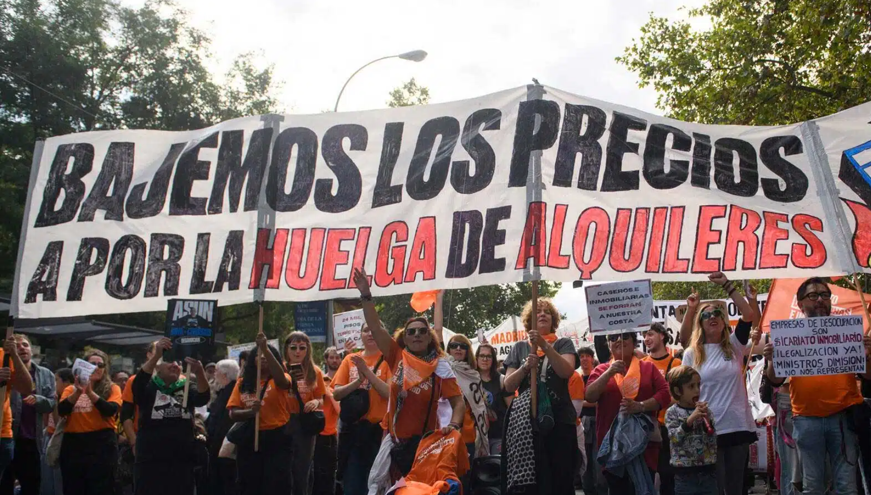 SPAGNA. La destra affossa i decreti sulla casa, i movimenti convocano lo sciopero generale